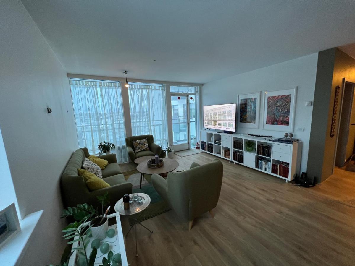 Jm - A Cozy Two Bedroom Appartement